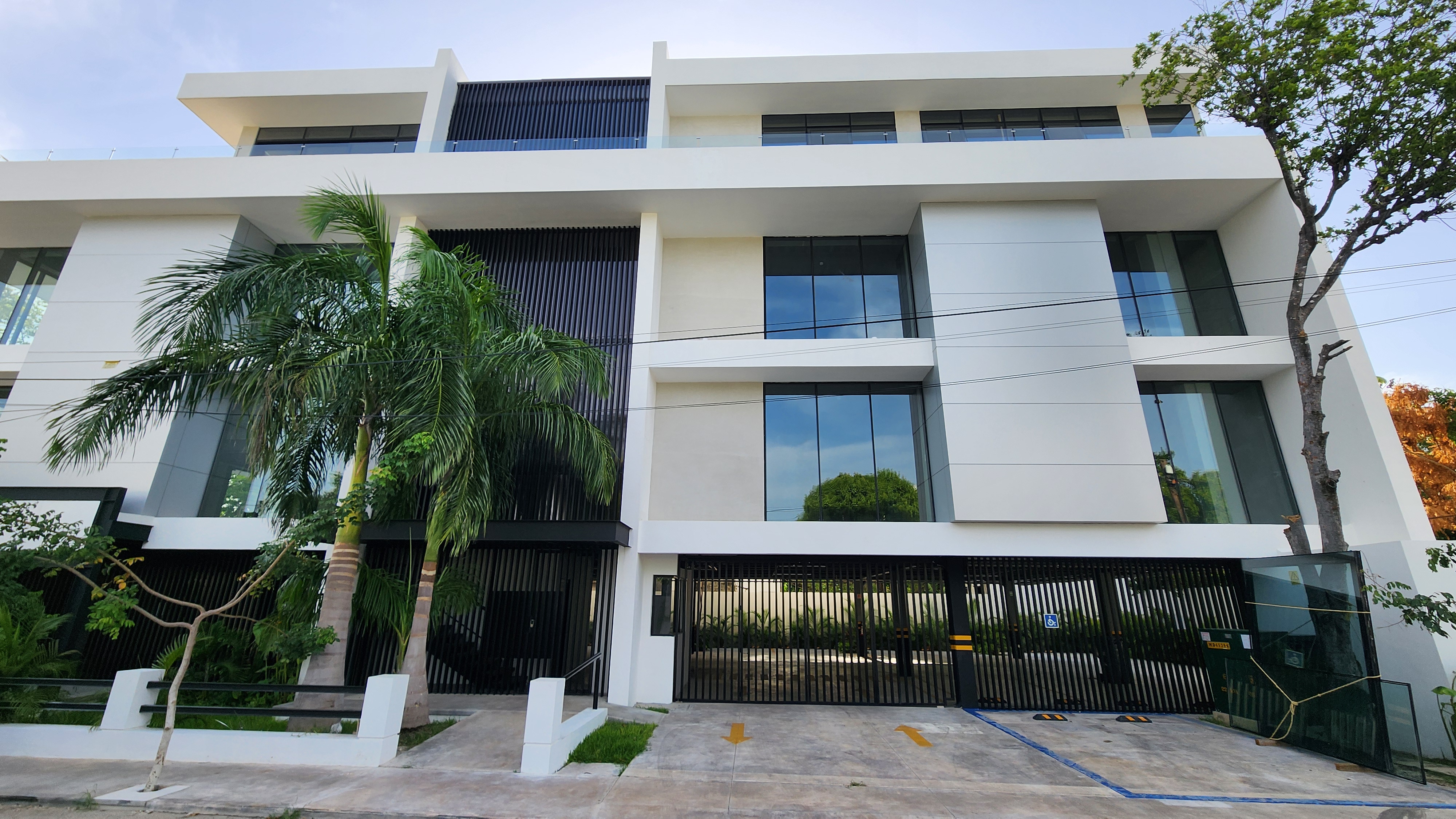 Renta de oficinas premium y locales comerciales en Corporativo en Itzimná, Mérida, Yucatán